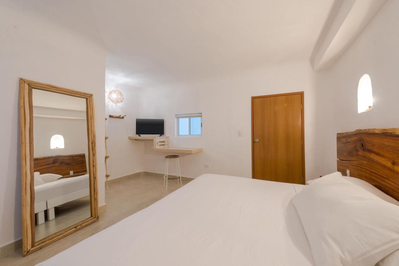 Caracol Hotel