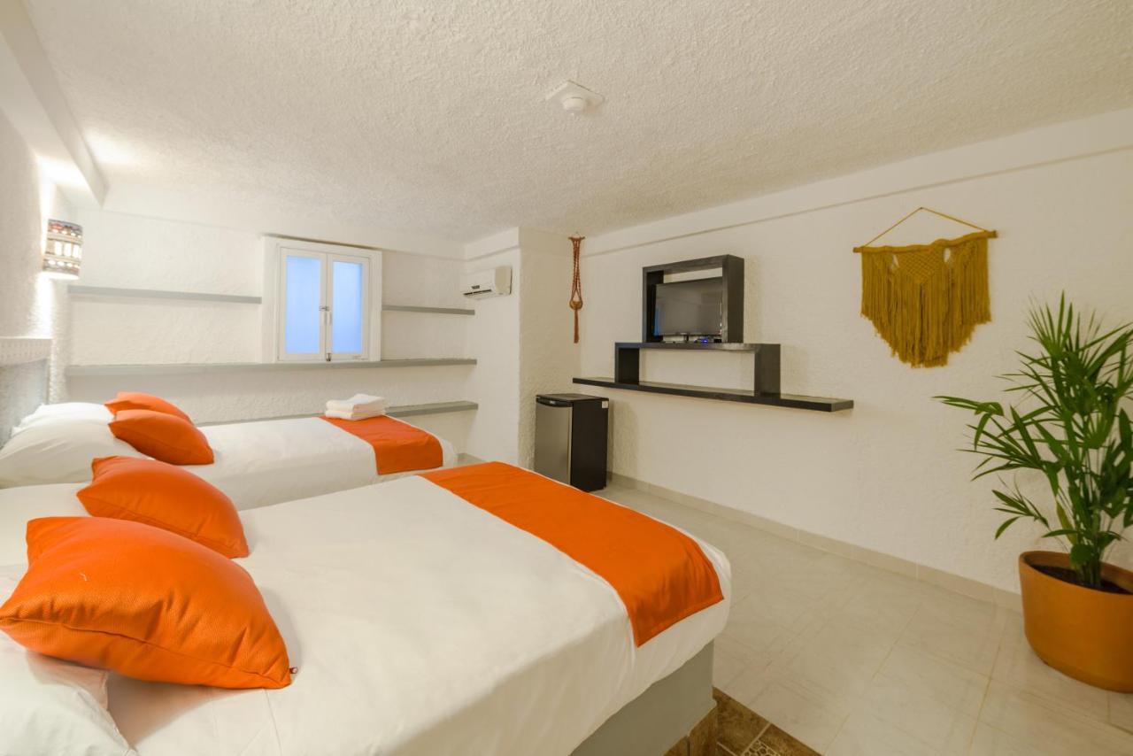 Caracol Hotel