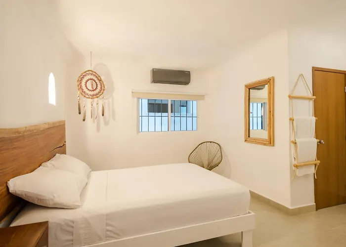 Hotel Puerto Caracol